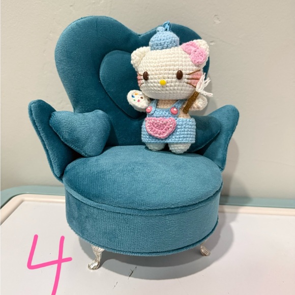 🧶Handmade Crocheted KT Keychain - Picture 4 of 11